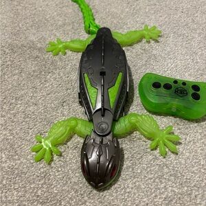 hexbots wall climbing gecko